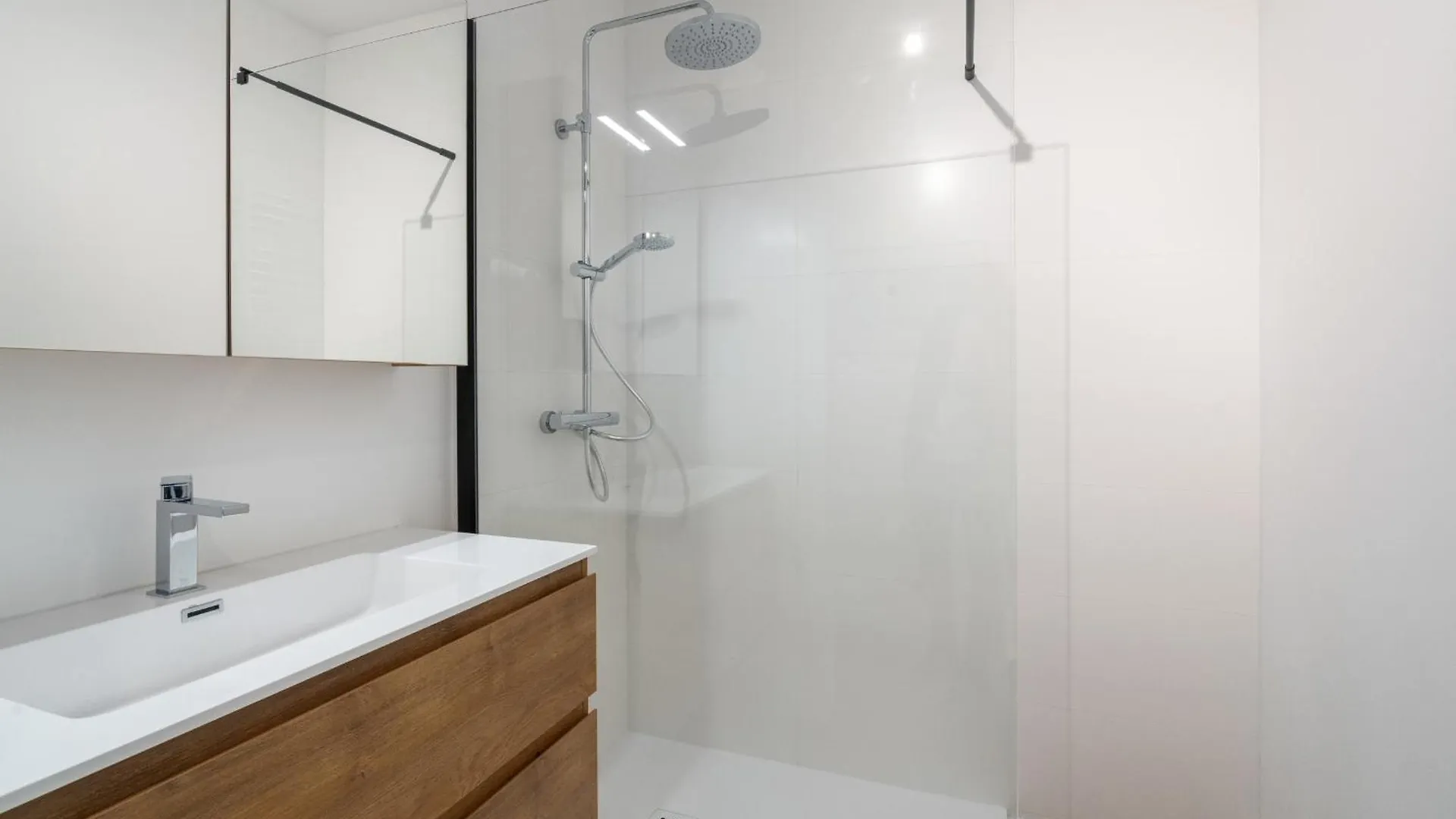 Renovated Central Seaview Appartment 