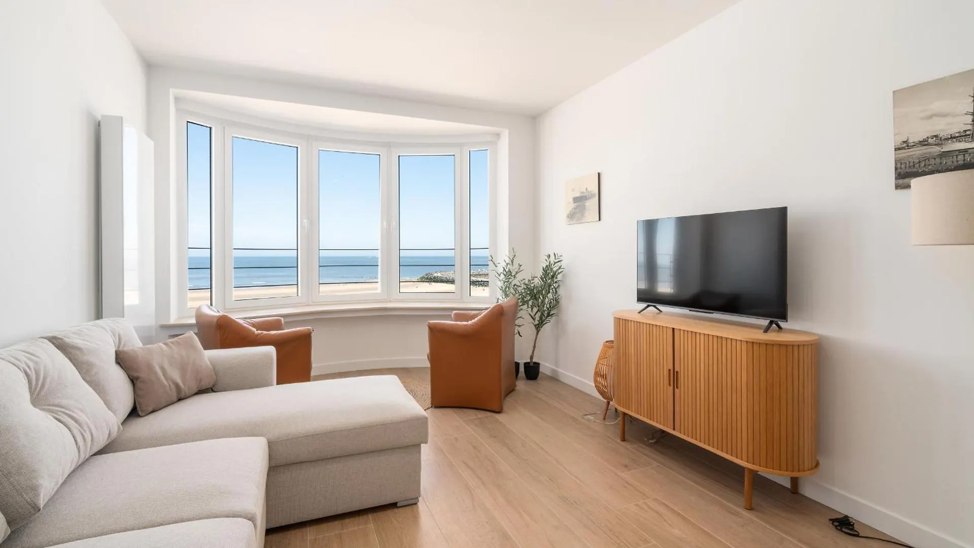 Renovated Central Seaview Appartment 